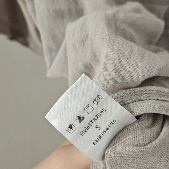 Mod Ref Side Slit Tunic Top - Picture 5 of 5